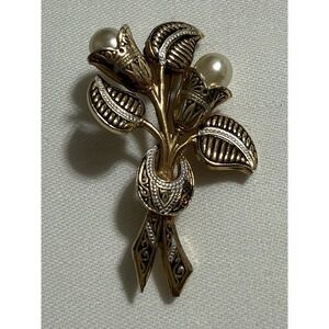 Vintage Goldtone & Black Damascene Two Flower Buds with Faux Pearl Cabs Brooch